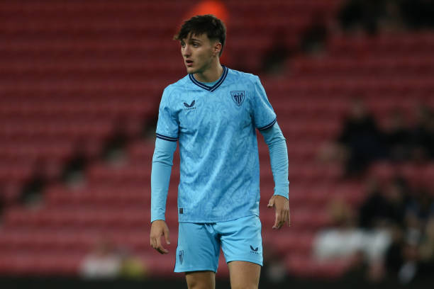 俱乐部的担 俱乐部的担